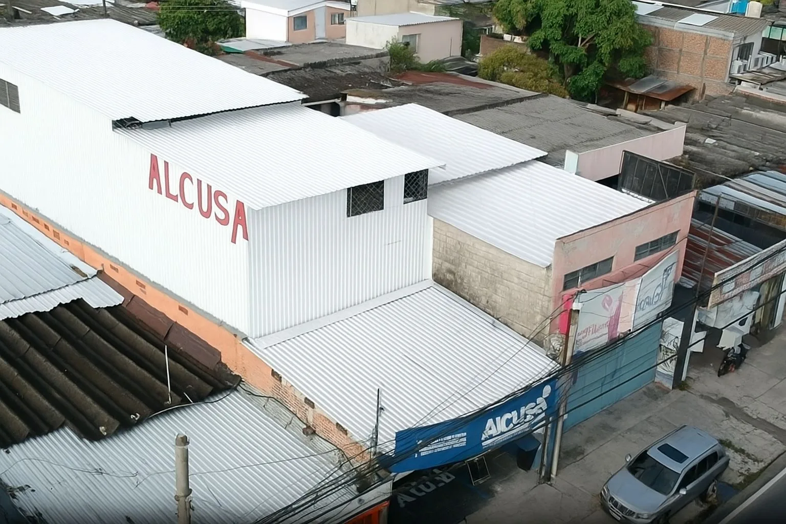 Vista aérea del taller de ALCUSA en El Salvador